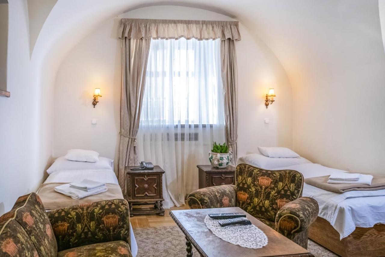 Academy Pension Budapest Esterno foto