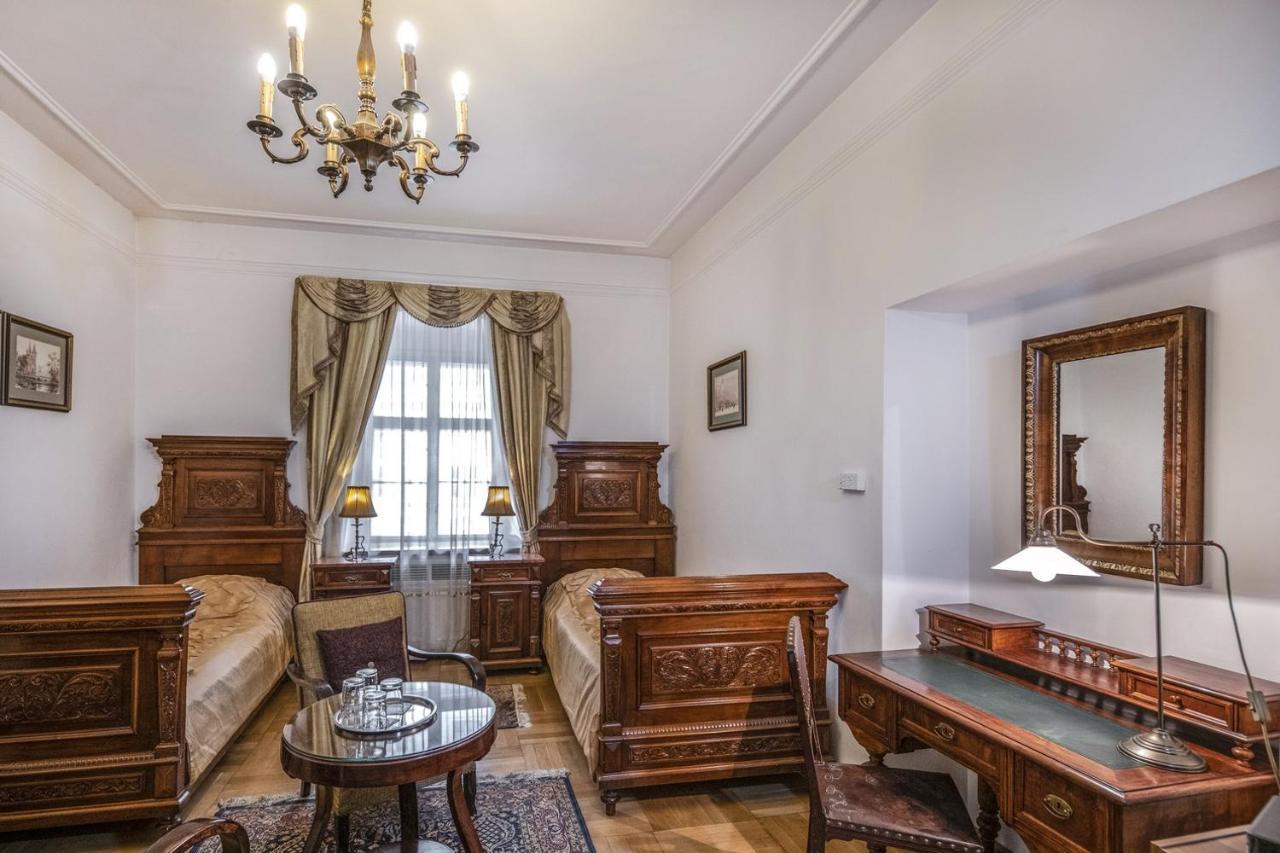 Academy Pension Budapest Esterno foto
