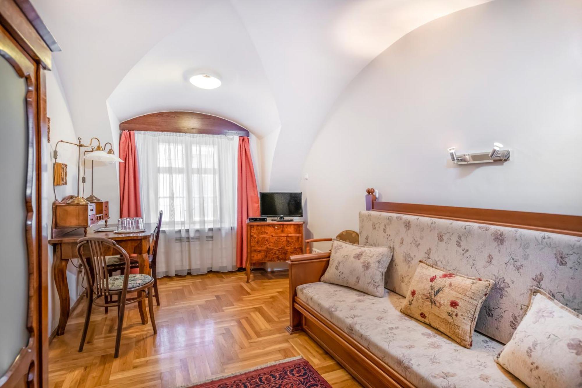 Academy Pension Budapest Esterno foto